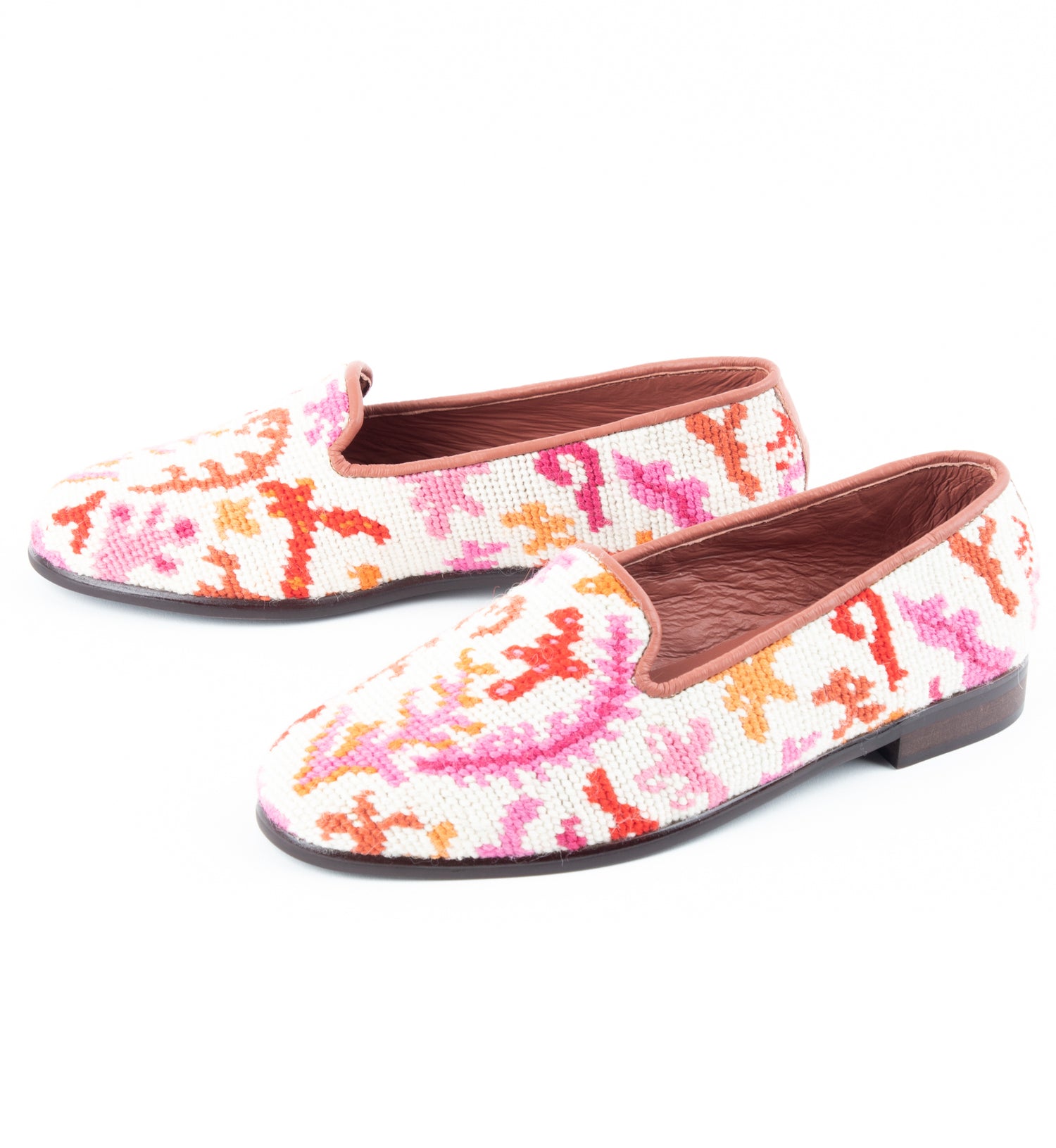 Needlepoint Loafer in Coral Reef