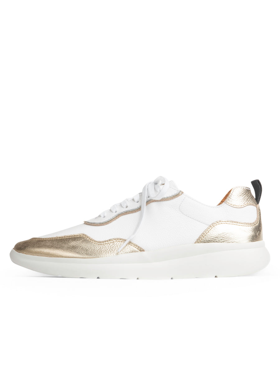 Travel Sneaker