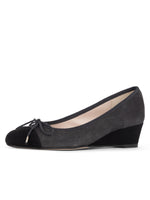 Black/Charcoal Suede Color